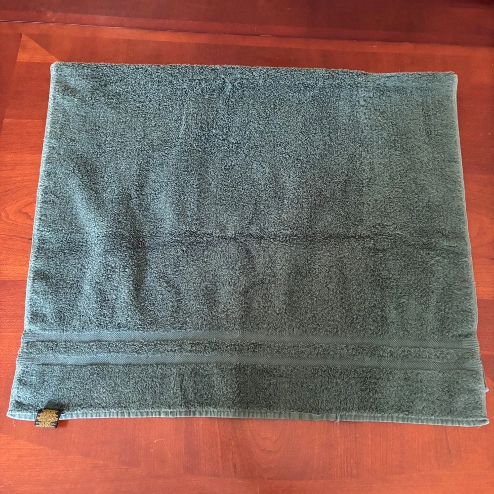 Ralph Lauren Home | Green Cotton Bath Towel | Red Pony Logo | Made in USA 27x47